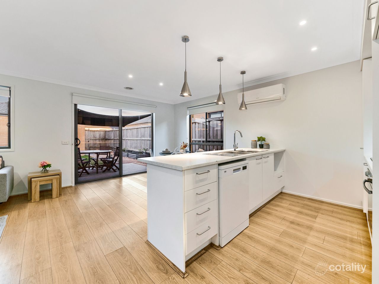 51 Harper Cres, Cranbourne West, VIC 3977