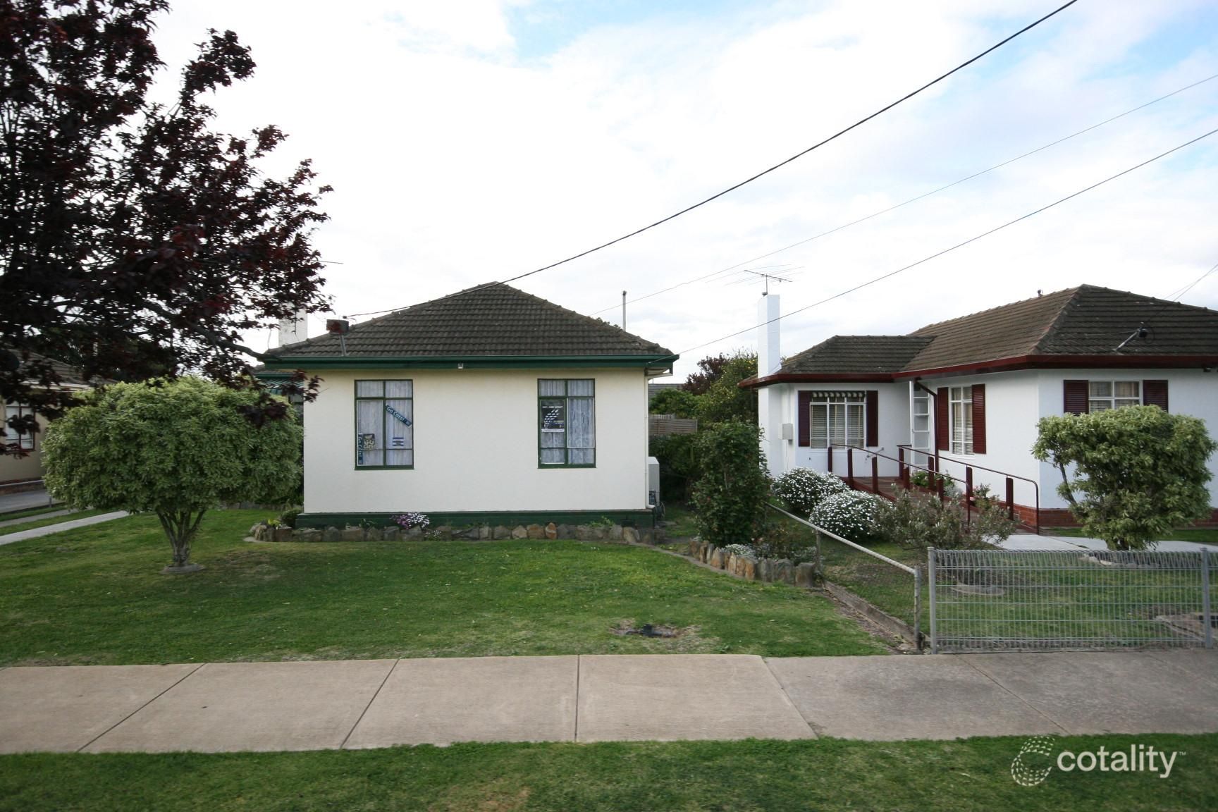 33 Pettitt Cres, Norlane, VIC 3214