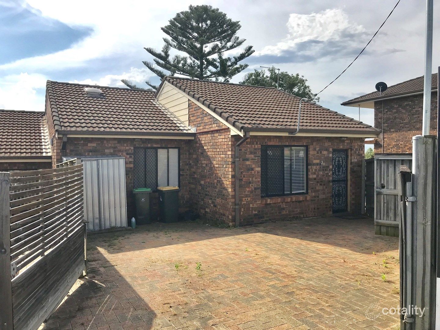 4 Avondale Rd, Dapto, NSW 2530