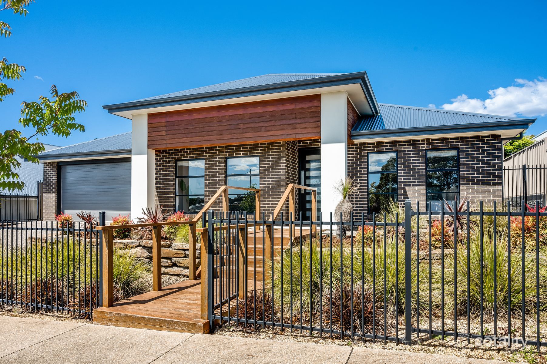 8 Lucerne Cres, Mount Barker, SA 5251