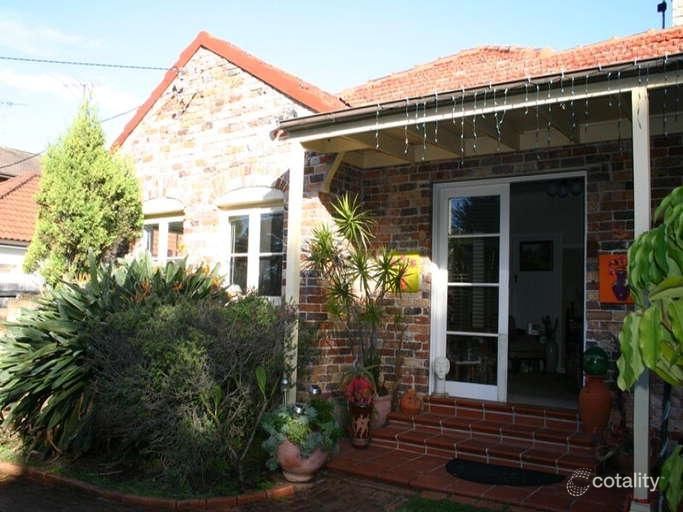 96 Wyadra Ave, Freshwater, NSW 2096