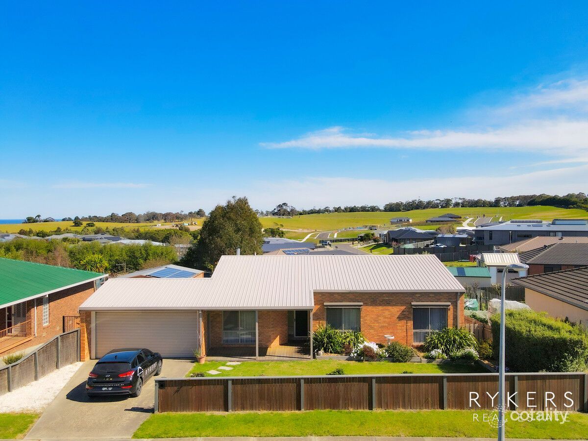 6 Stirling Dr, Lakes Entrance, VIC 3909