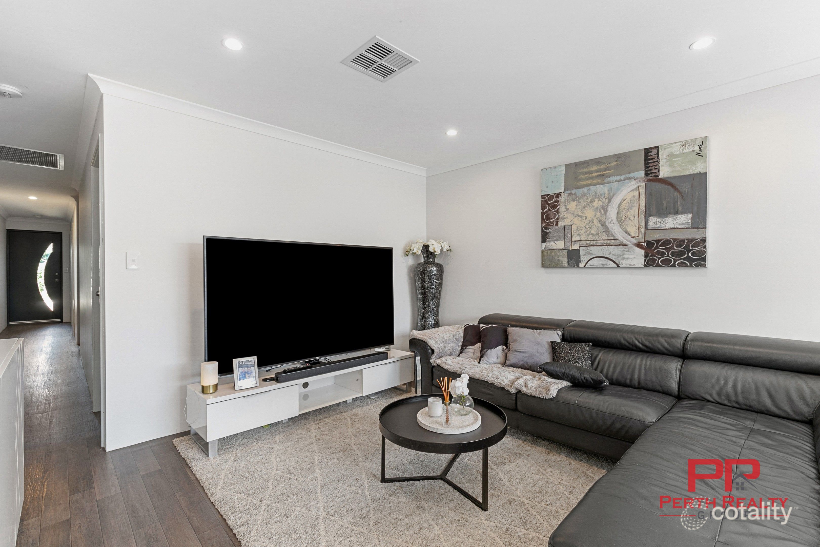 20 Roundhill Rd, Aveley, WA 6069