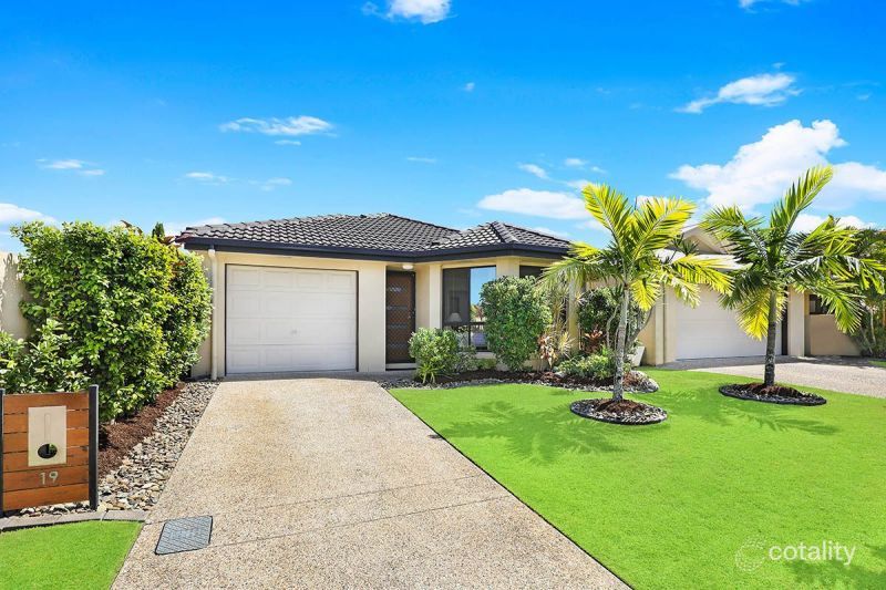 19 Maldives Pl, Parrearra, QLD 4575