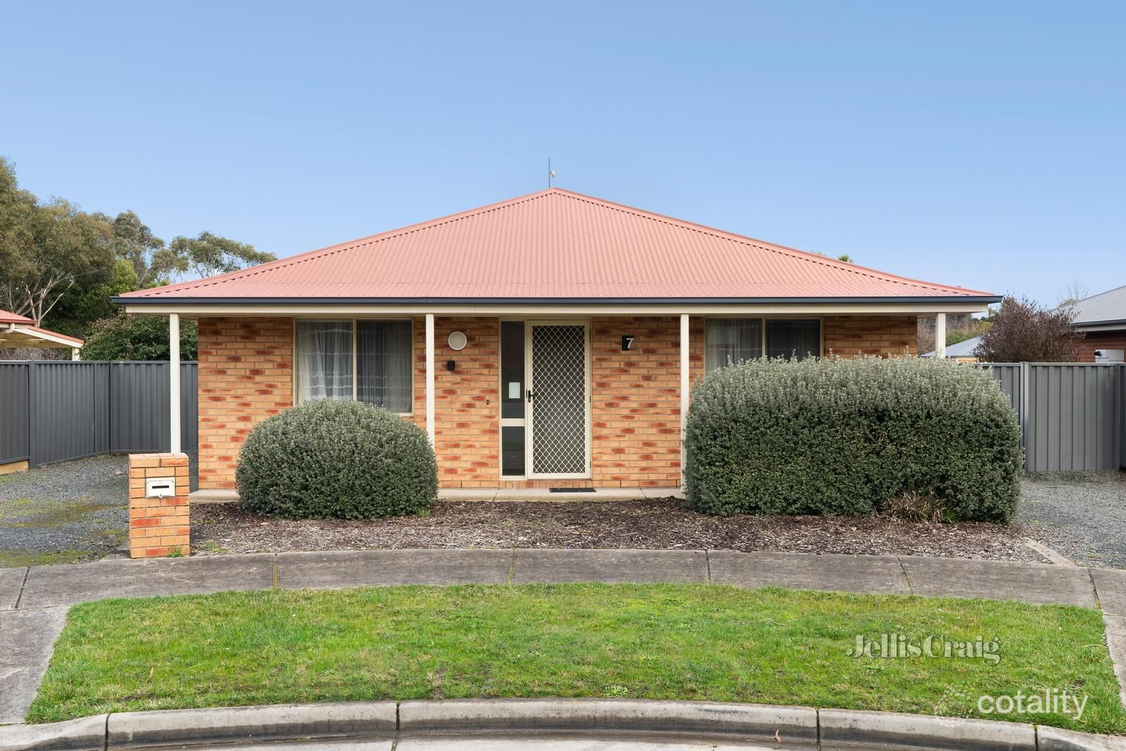 7 Jemacra Pl, Mount Clear, VIC 3350