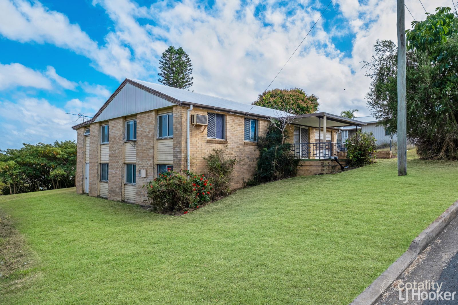 8 Jeffries St, The Range, QLD 4700