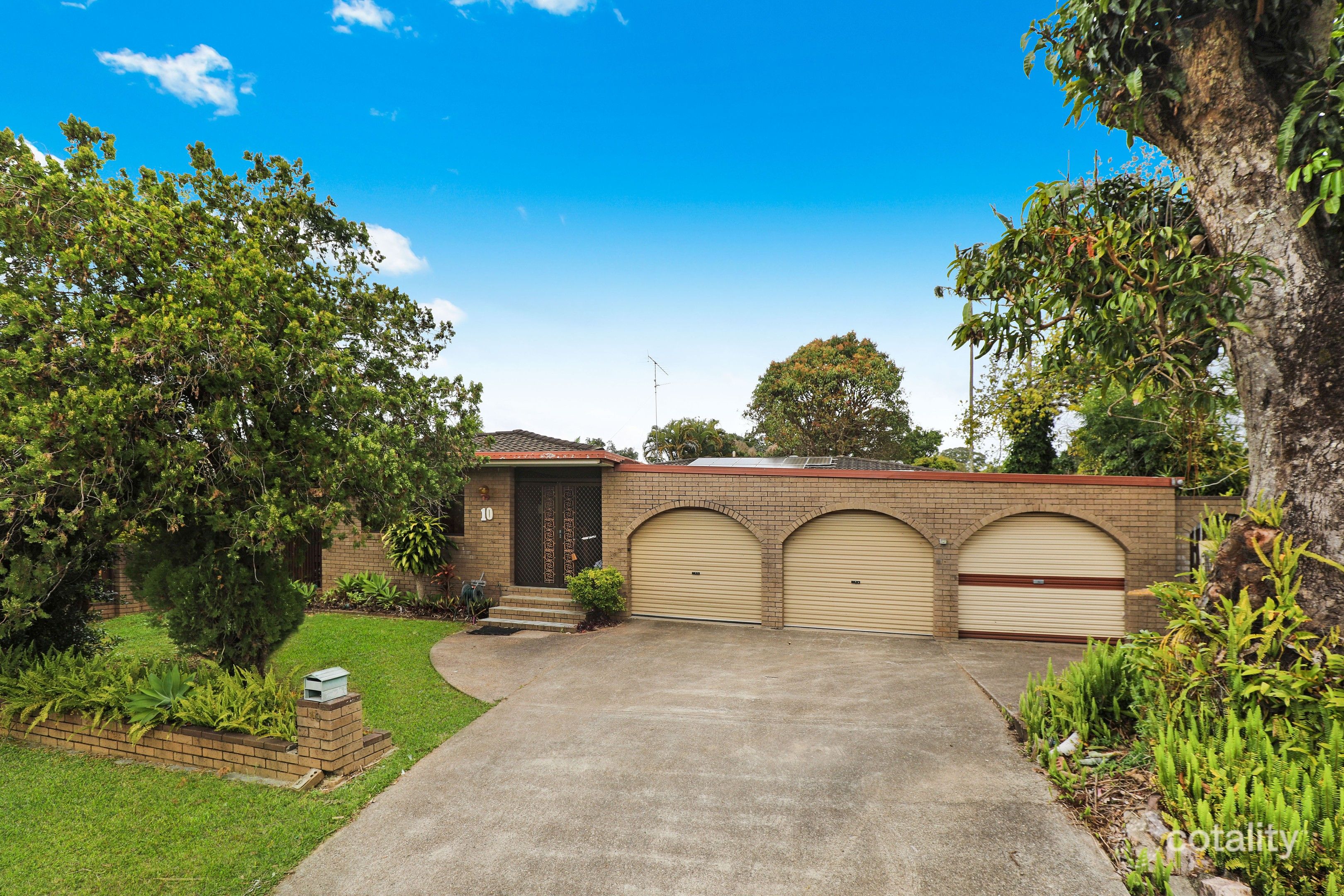 10 Roberts St, Palmwoods, QLD 4555