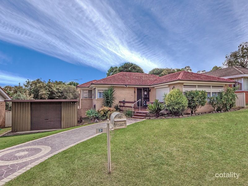 12 Akuna Ave, Bradbury, NSW 2560