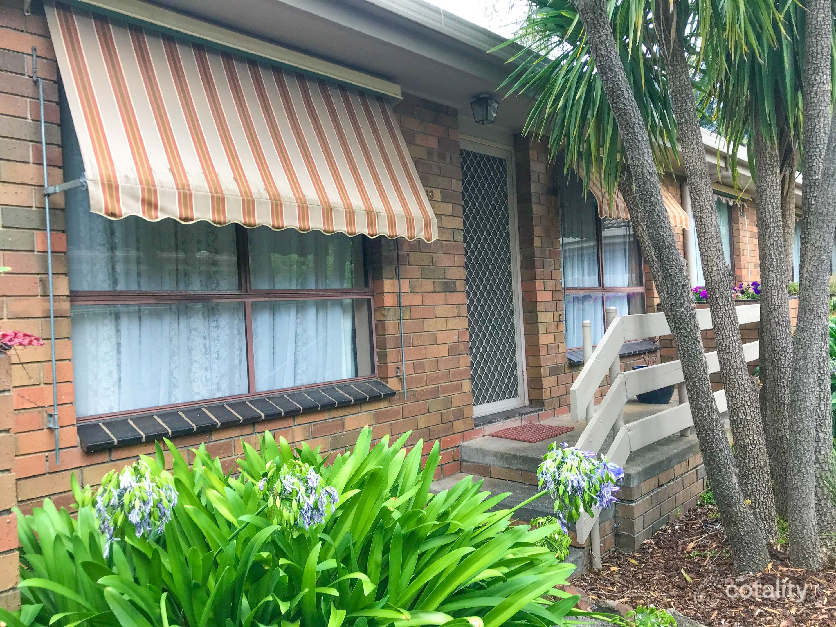 16/10 Simpson St, Black Hill, VIC 3350
