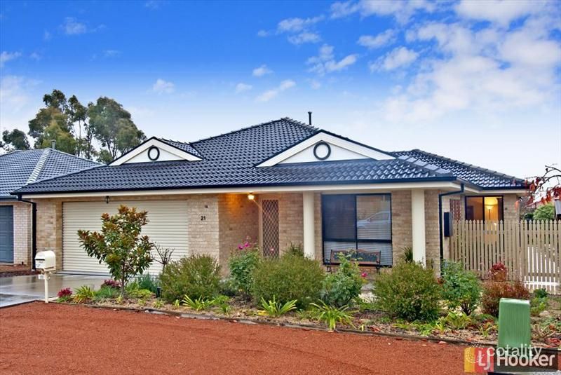 21 Dora St, Jerrabomberra, NSW 2619
