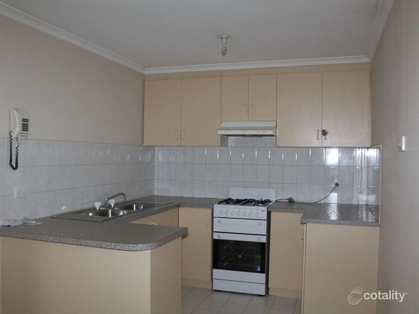 1/72 Whitesides Ave, Sunshine West, VIC 3020