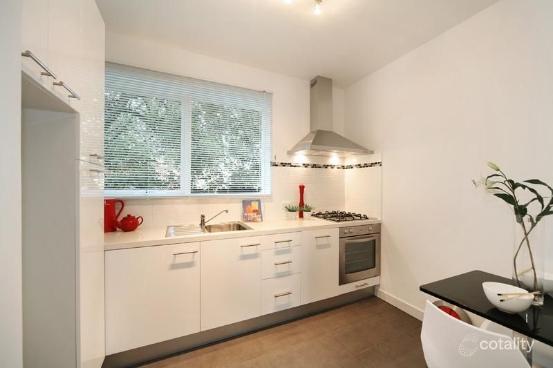 2/69 Tennyson St, Elwood, VIC 3184