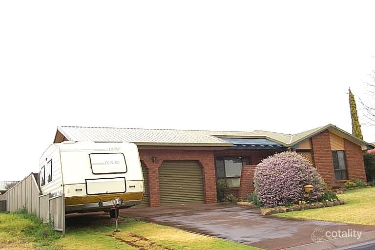 16 Stumm St, Kearneys Spring, QLD 4350