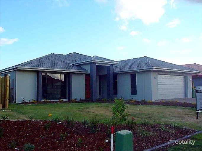 13 Essen Pl, Oxenford, QLD 4210