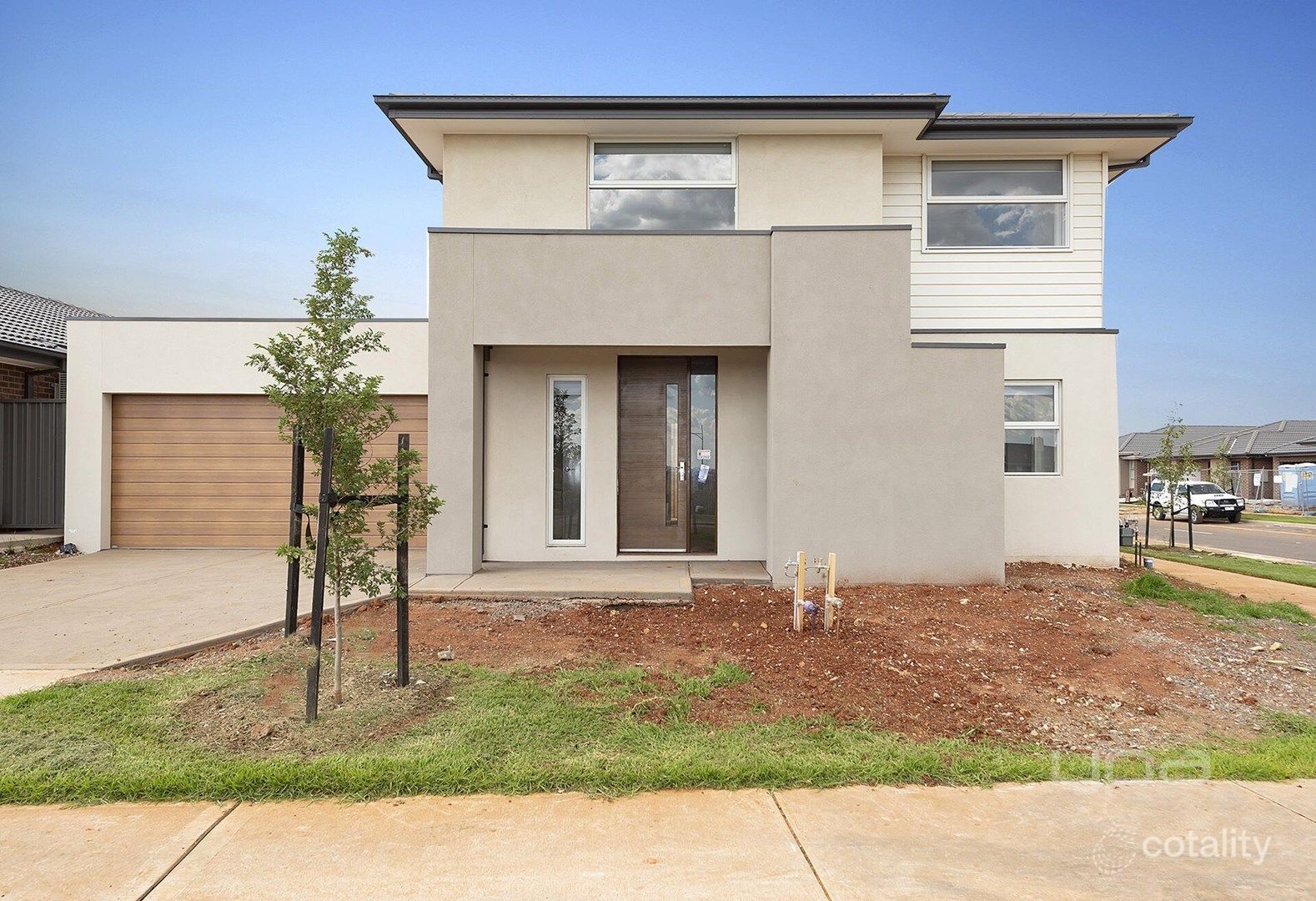 2 Roehampton Dr, Strathtulloh, VIC 3338