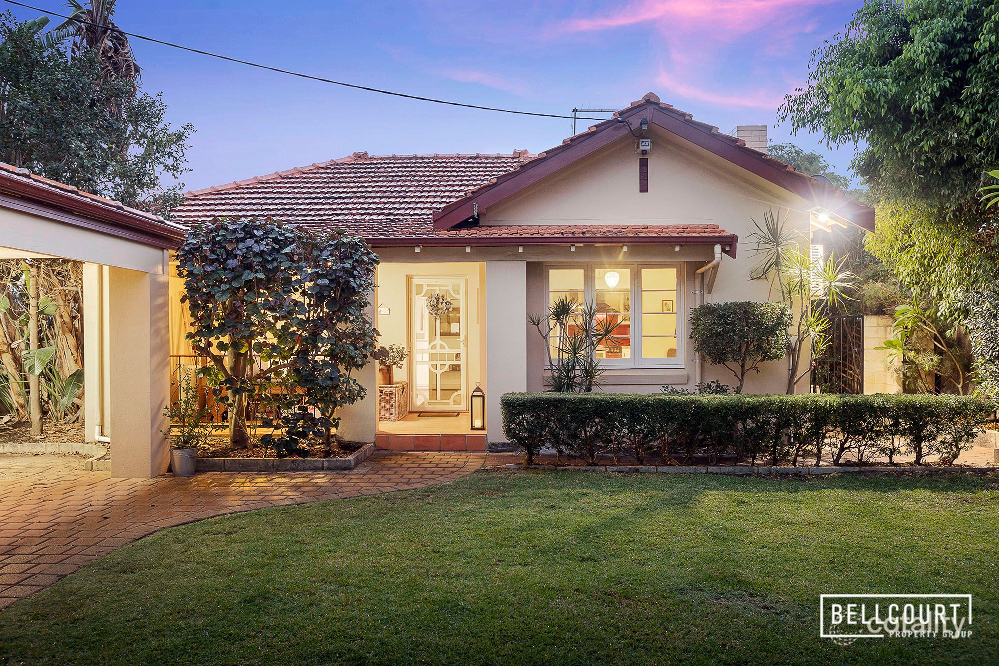 10 Bradshaw Cres, Manning, WA 6152