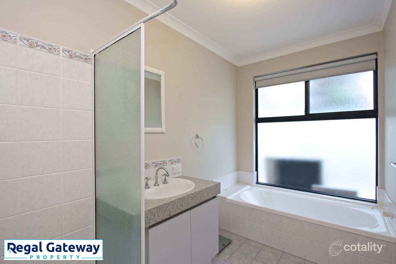 27 Jakovich Cct, Atwell, WA 6164