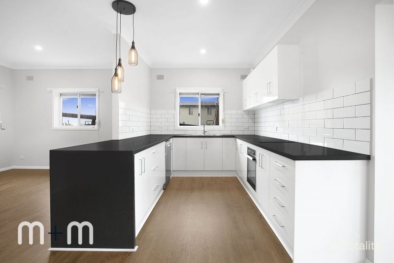 219 Flagstaff Rd, Lake Heights, NSW 2502
