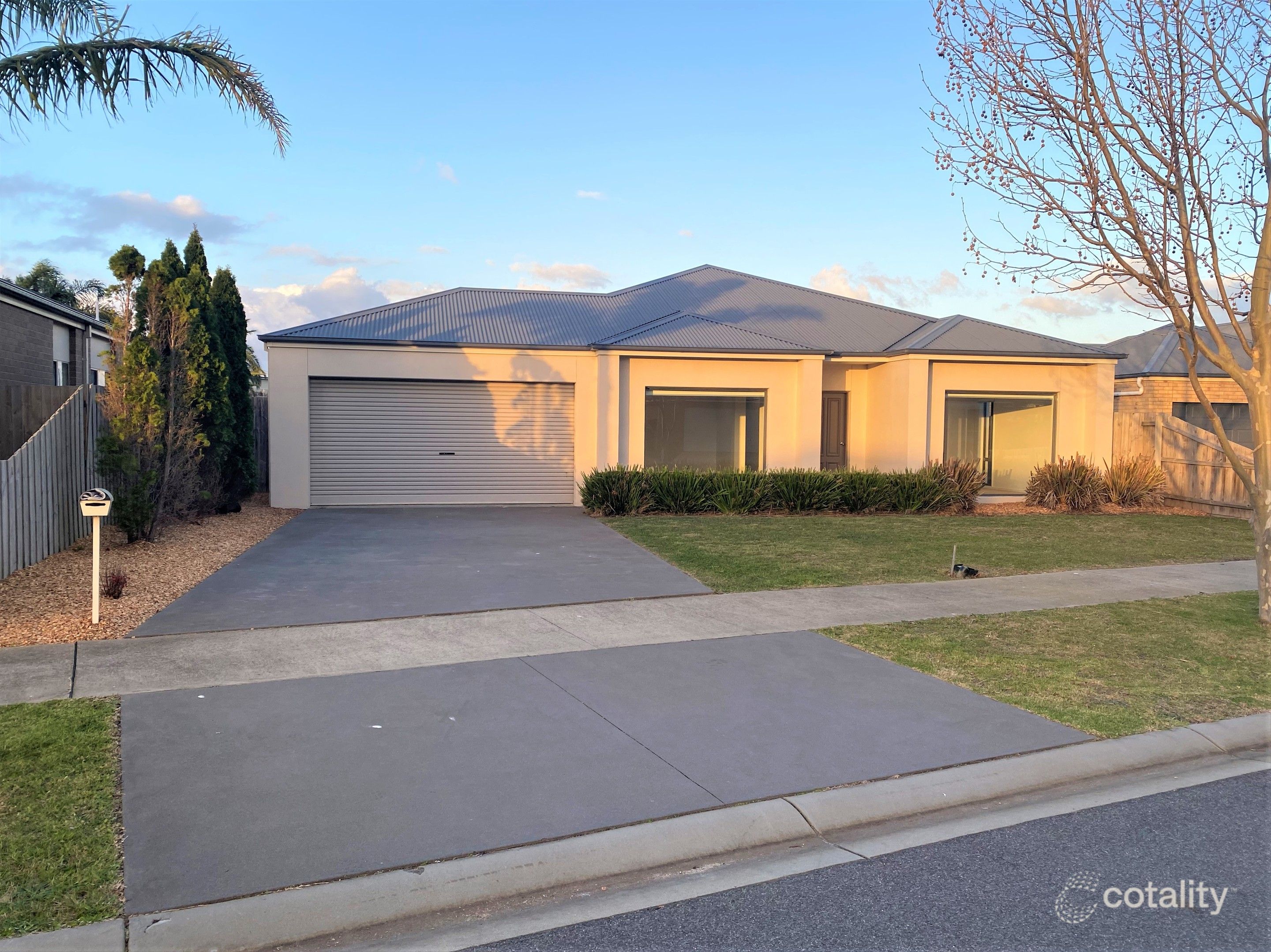 18 Sunset Bvd, Paynesville, VIC 3880