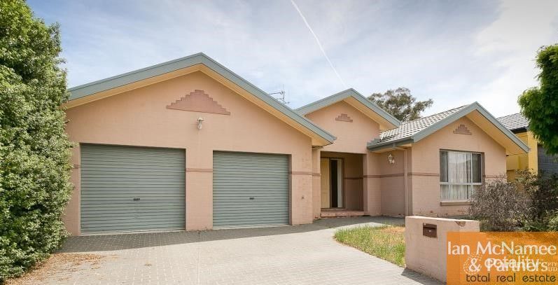17 Ironbark Cct, Jerrabomberra, NSW 2619