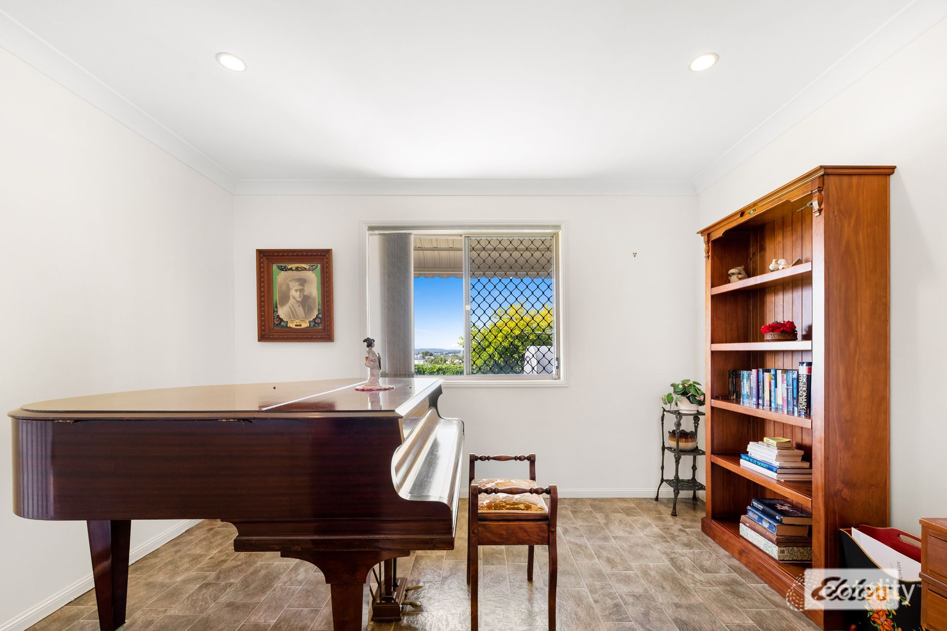 5 Lane Ct, Mount Warren Park, QLD 4207