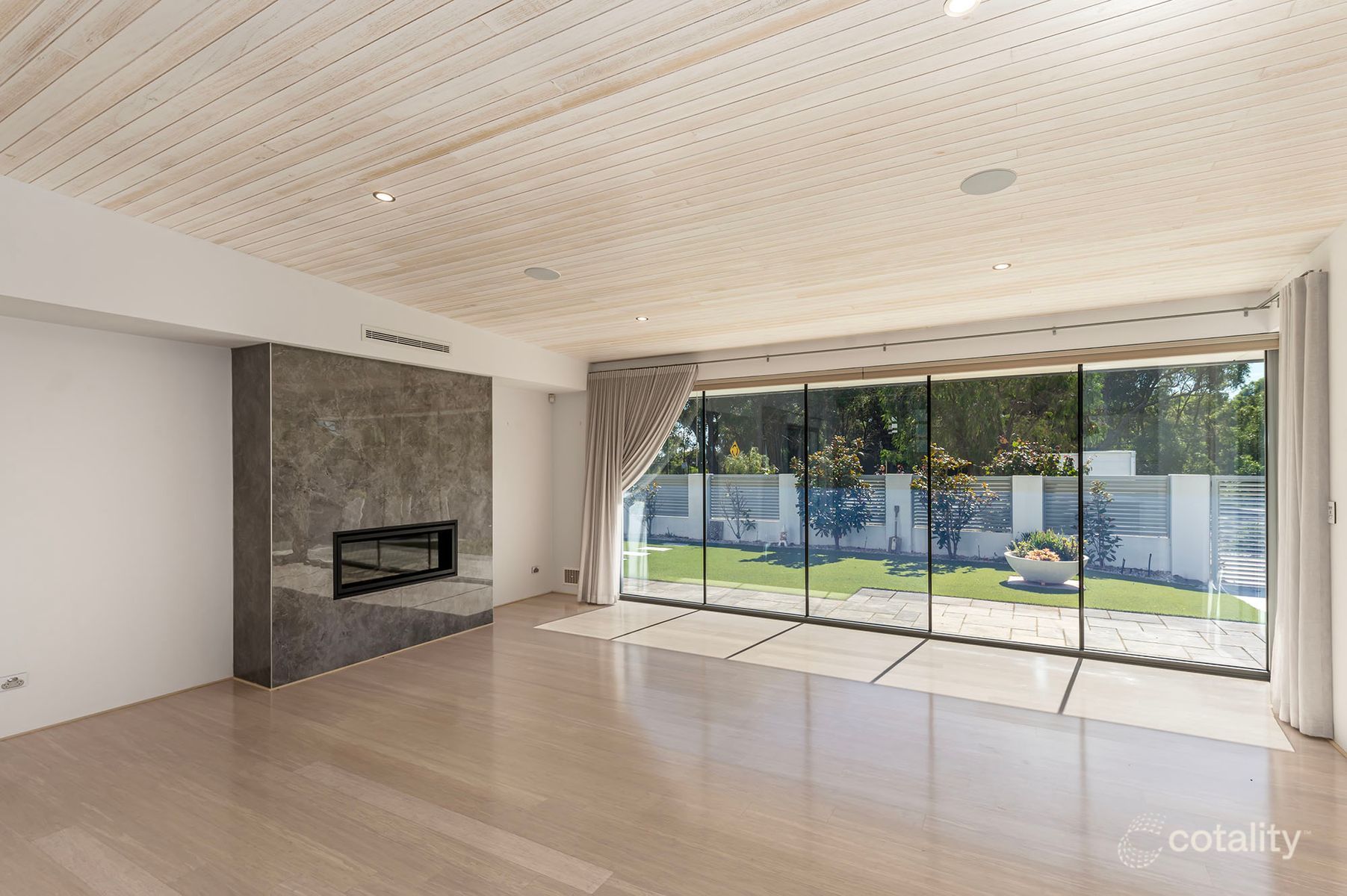 4 Omaroo Tce, City Beach, WA 6015