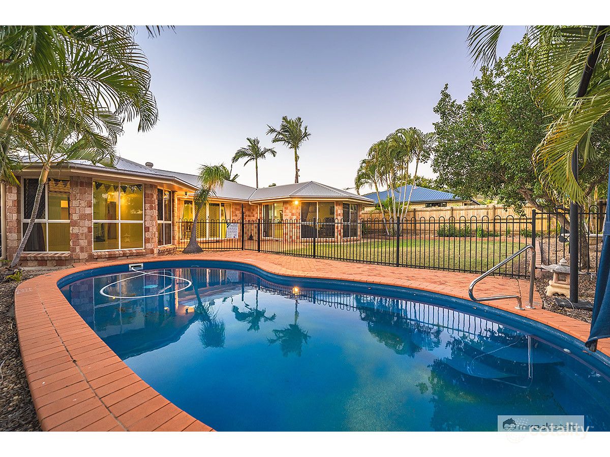16 Brookside Ave, Norman Gardens, QLD 4701