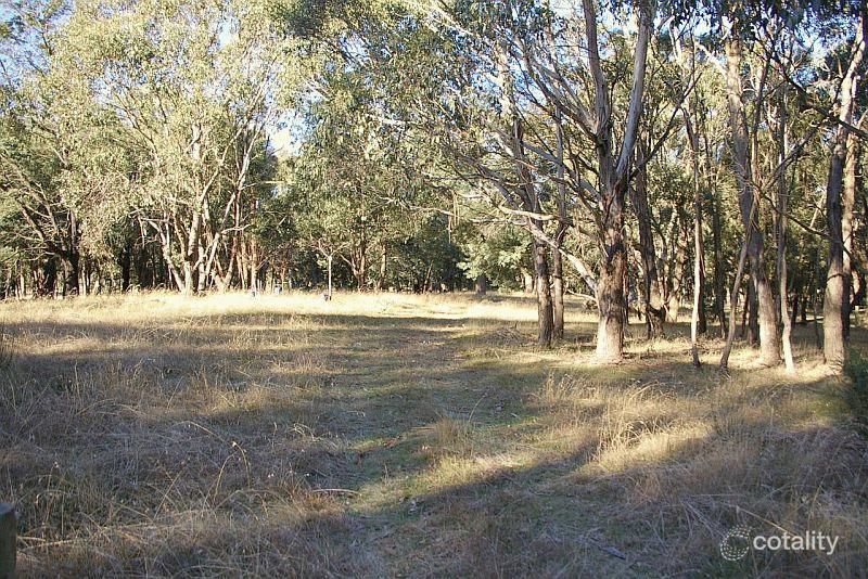 21 Coach Rd, Woodend, VIC 3442