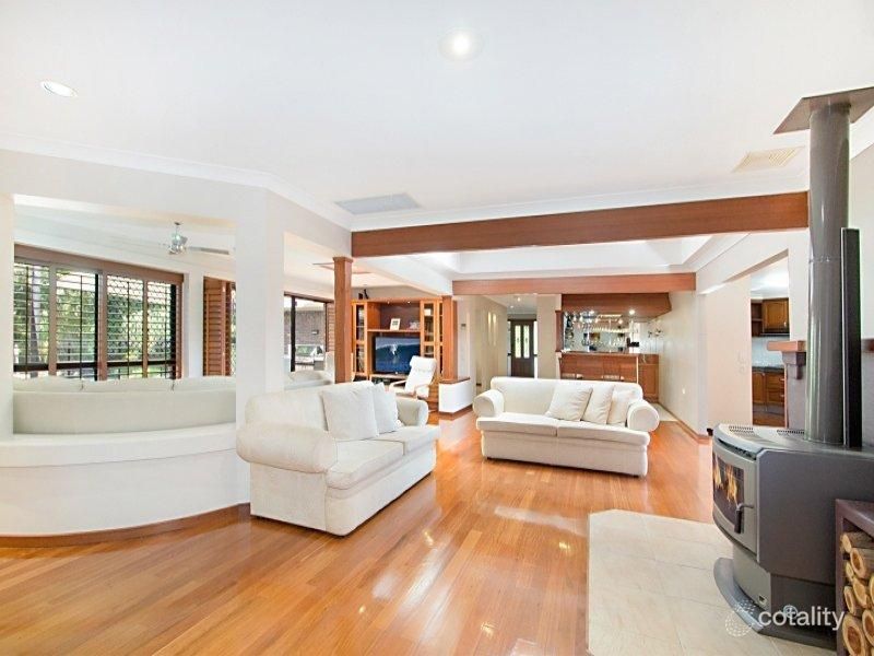 18 Ironbark St, Elanora, QLD 4221