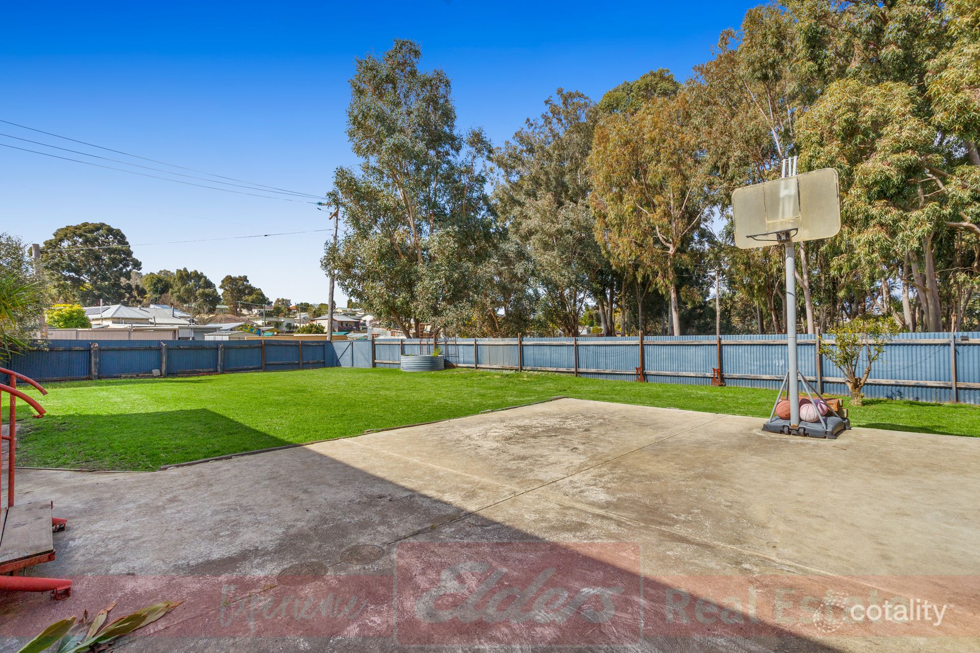 36 Gladstone Cres, Collie, WA 6225