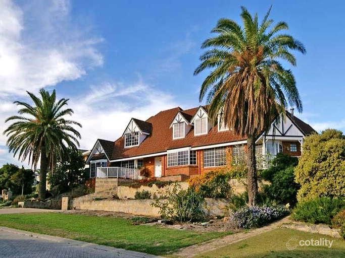 2 Queenscliff Ct, Kallaroo, WA 6025