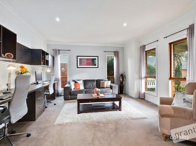 25 St Annes Cres, Berwick, VIC 3806