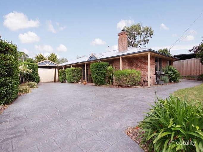 10 Lorraine Ave, Langwarrin, VIC 3910