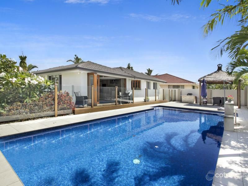 37 Arcadia Dr, Mermaid Waters, QLD 4218