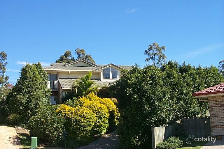 8 Job Pl, Arana Hills, QLD 4054