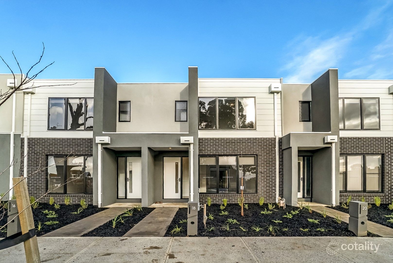 18 Mccomb Lane, Cranbourne, VIC 3977