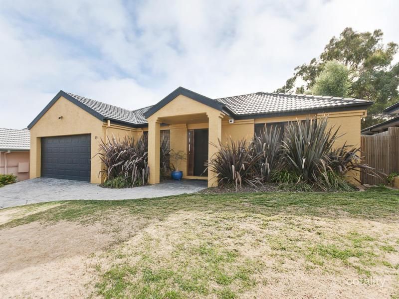 19 Ironbark Cct, Jerrabomberra, NSW 2619