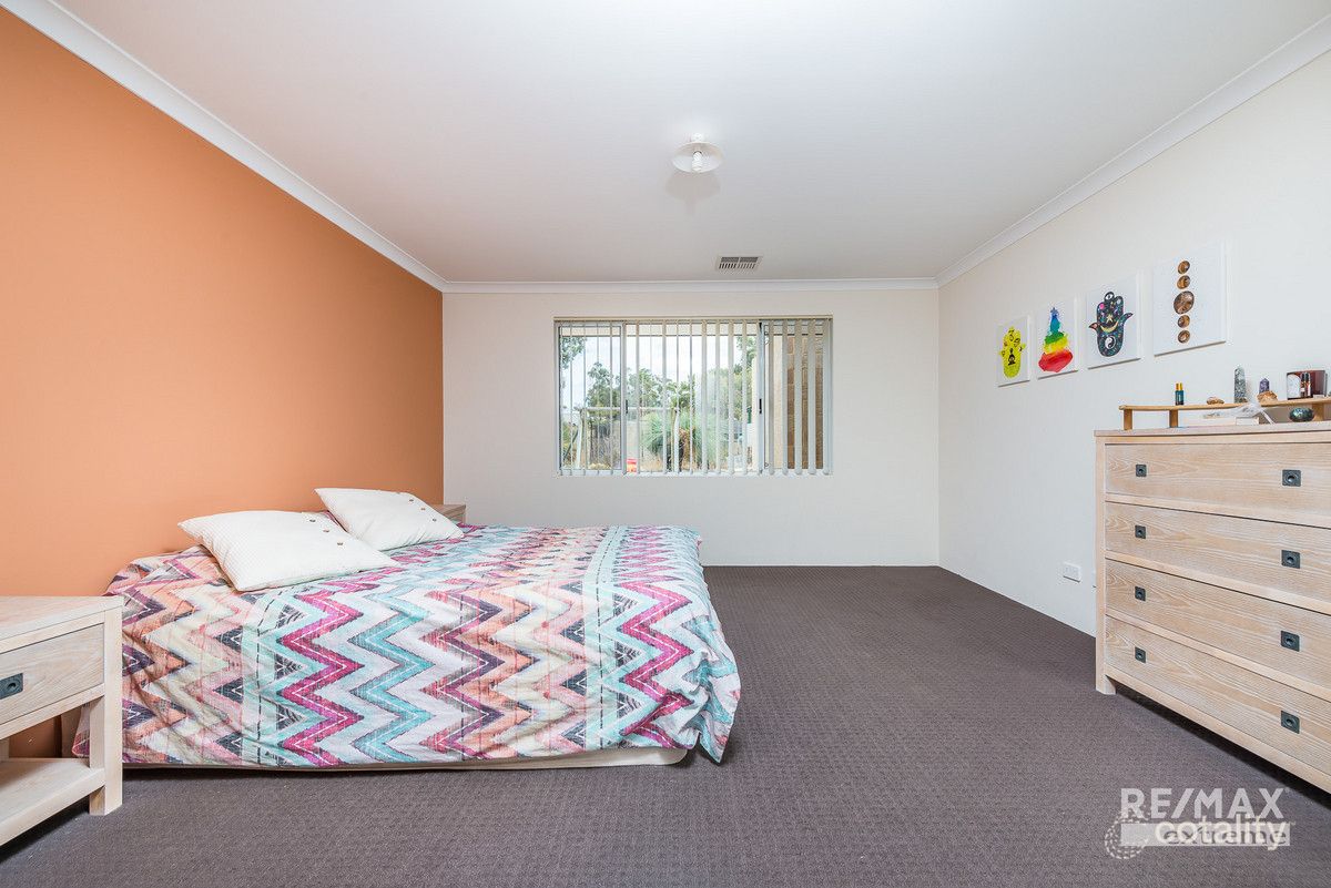 4 Seaflower Way, Gabbadah, WA 6041