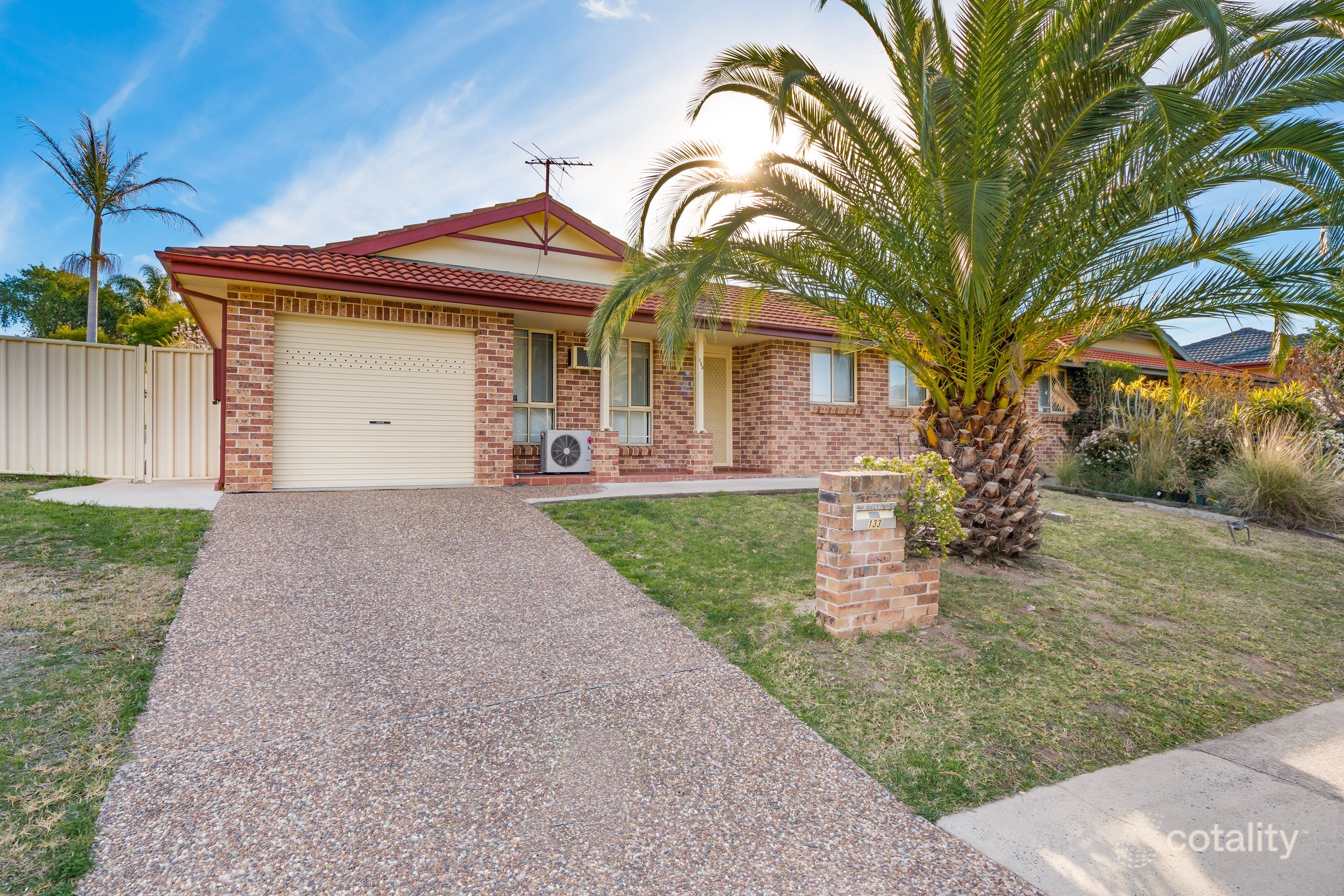 133 Harrow Rd, Glenfield, NSW 2167