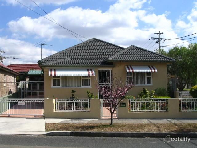 31 Florence Ave, Eastlakes, NSW 2018