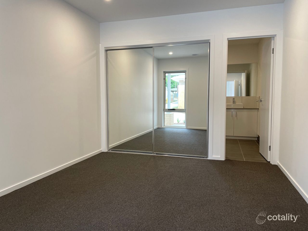 2/6 Church St, Drouin, VIC 3818