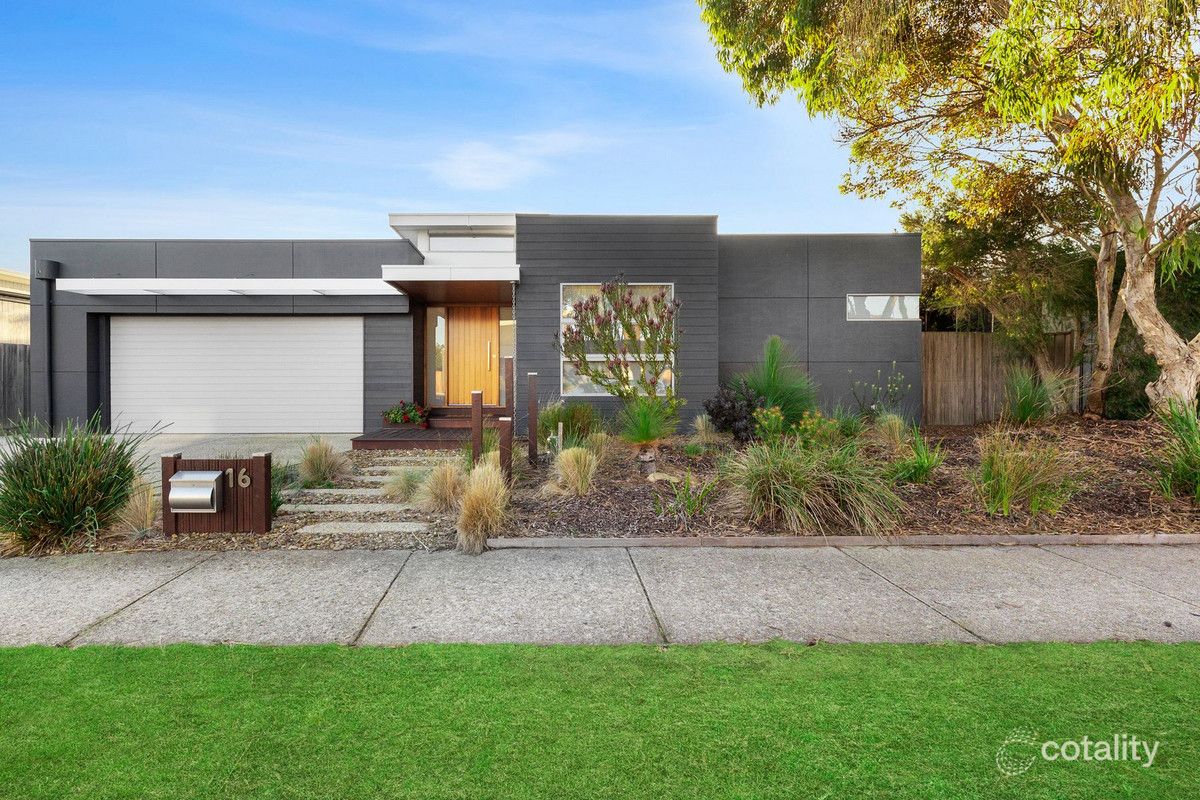 16 Ballyliffen Cres, Torquay, VIC 3228