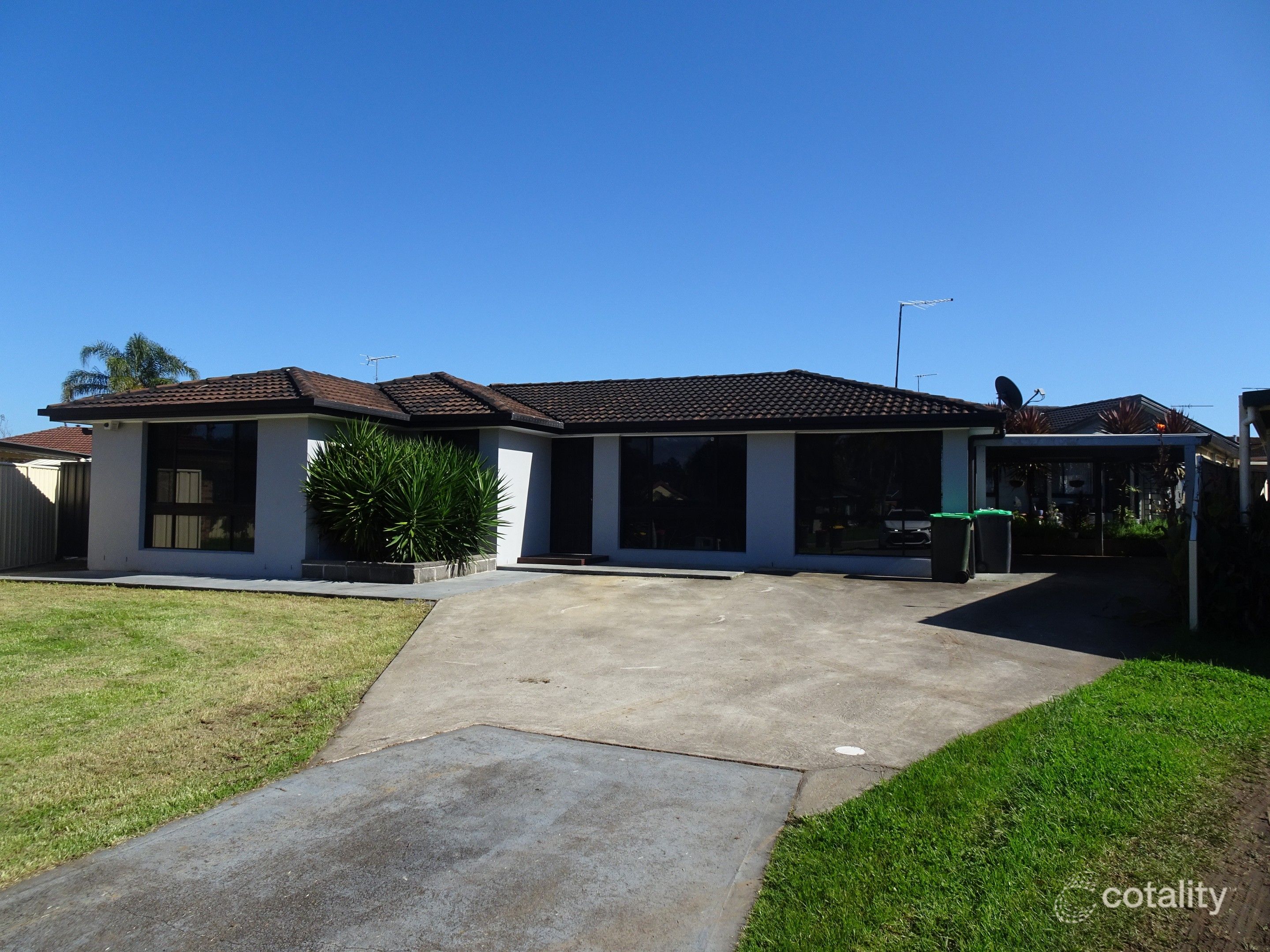 12 Fortinbras Cl, Rosemeadow, NSW 2560