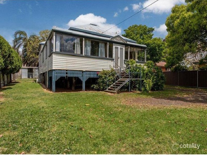 262 James St, Harristown, QLD 4350