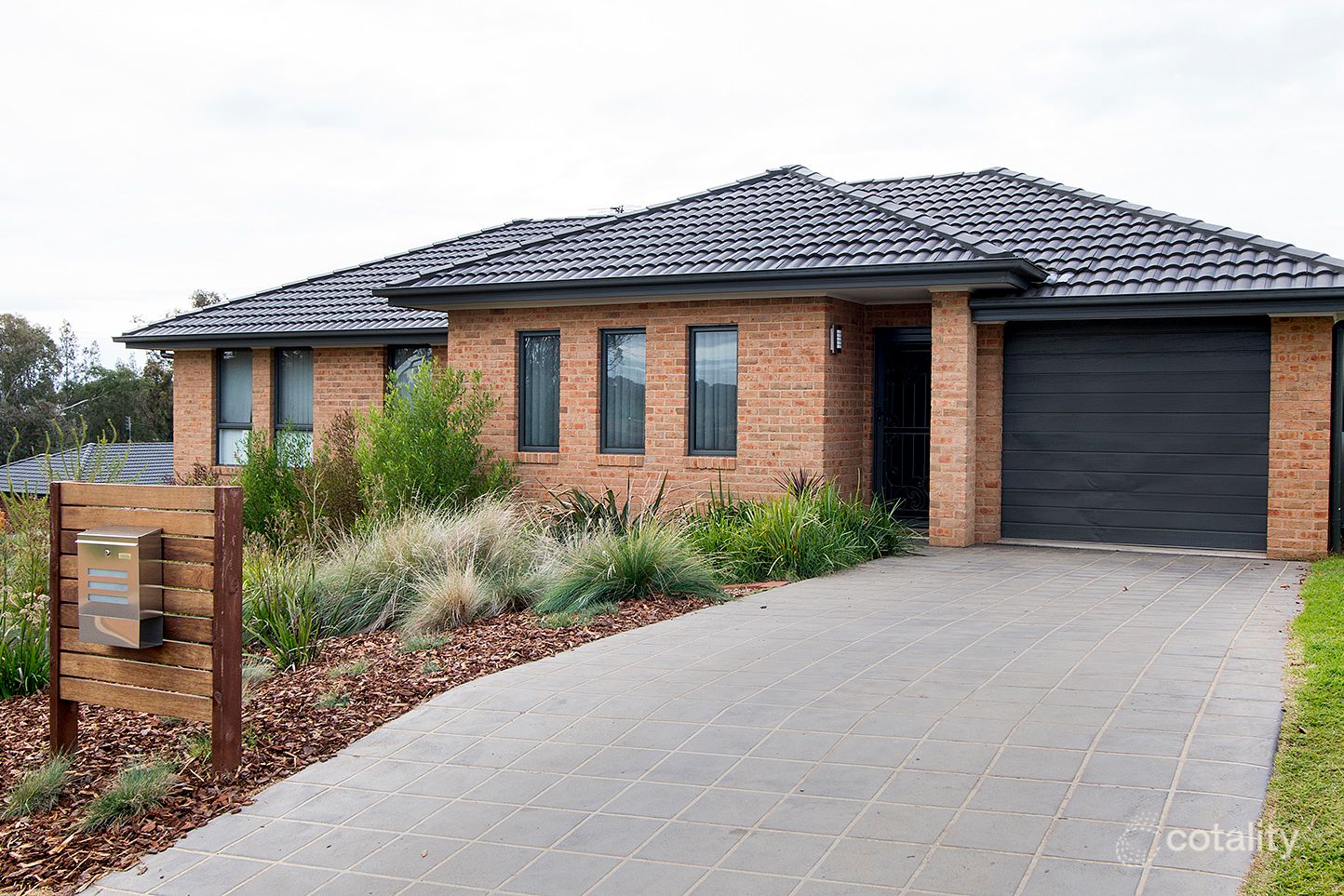 5 Henry Pl, Young, NSW 2594