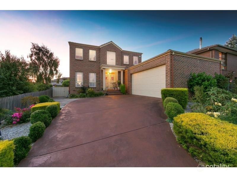 2 Wyuna Ct, Wheelers Hill, VIC 3150