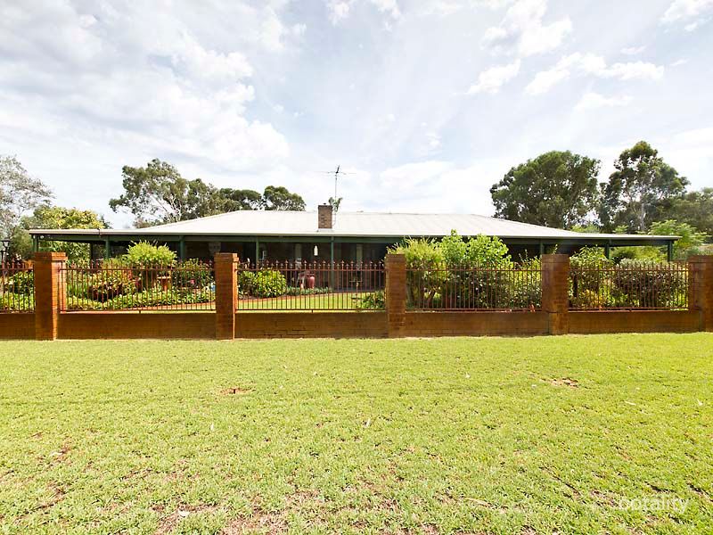 4 Hazelmere Crcs, Hazelmere, WA 6055