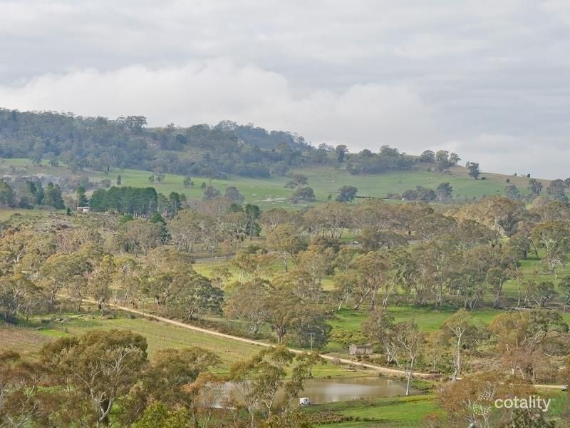 10 Mosquito Gully Rd, Harcourt, VIC 3453