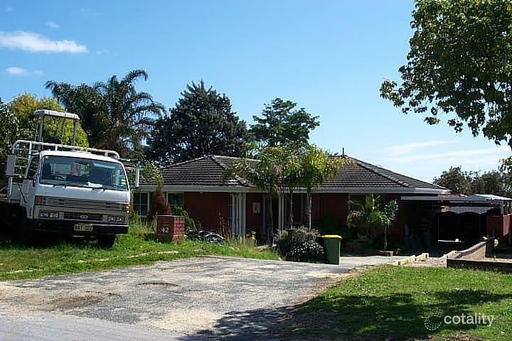 42 Ferdinand Cres, Coolbellup, WA 6163