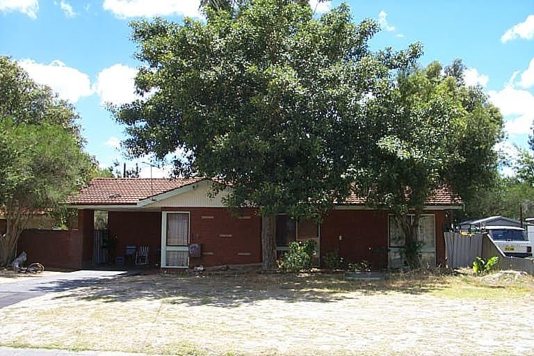 33 Waratah Dr, Camillo, WA 6111